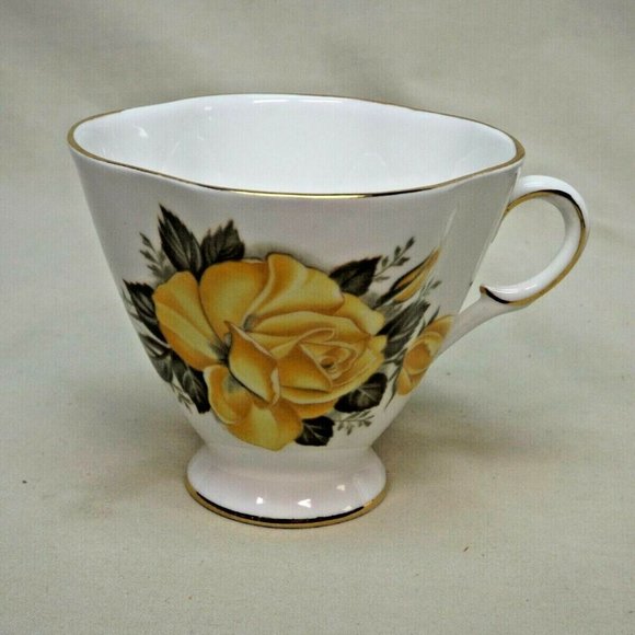 Royal Windsor Fine Bone China England Yellow Roses Footed Tea Cup & Saucer #2935 - Picture 7 of 12